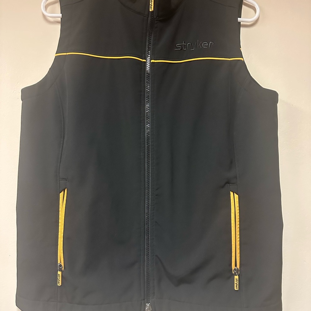 Black and Yellow Men's Vest‎